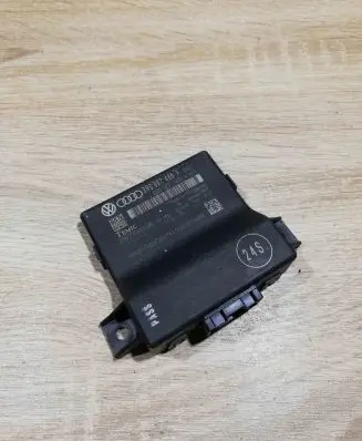 Audi A4 S4 B8 8K Gateway control module 8R0907468F