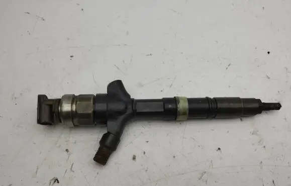 Toyota Corolla Verso AR10 Fuel injector 236700G010 02G32219