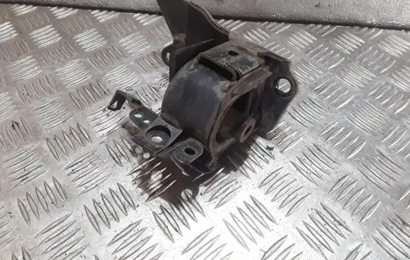 Toyota Corolla Verso AR10 Engine mount bracket