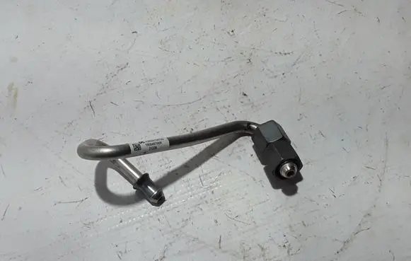 Fuel injector supply line/pipe