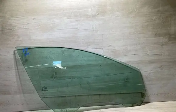 Mercedes-Benz CLS C219 Front door window glass four-door 43R001026