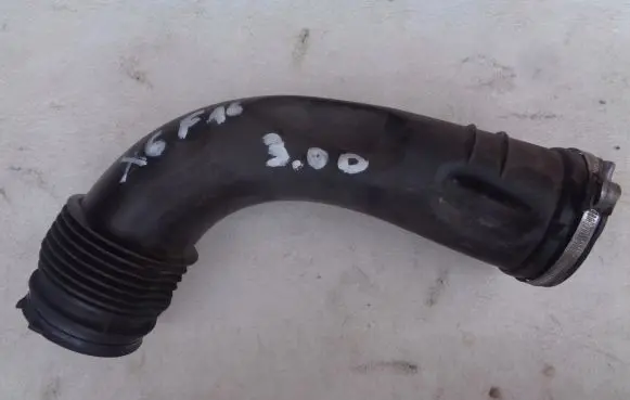 BMW X6 F16 Turbo air intake inlet pipe/hose 8512381