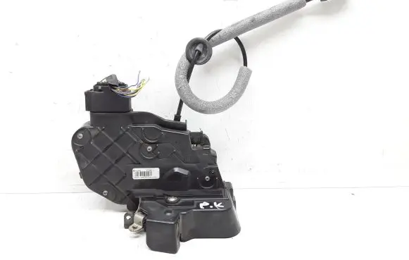 Volvo XC60 Front door lock 30799311