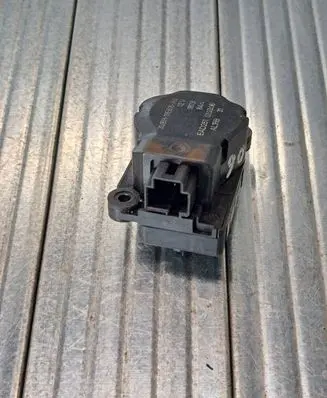 Ford Focus C-MAX Air flap motor/actuator 3M5H19E616AB EAD251010306