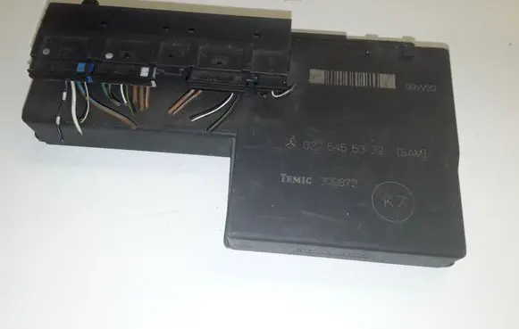 Mercedes-Benz E W210 Fuse module 0225455332