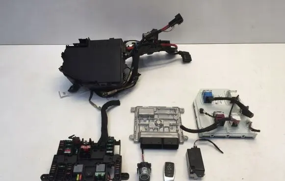 Engine ECU kit and lock set
