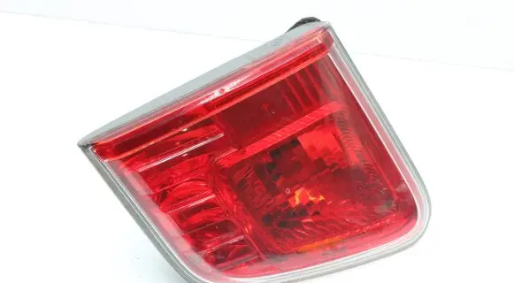 Toyota Avensis T270 Tailgate rear/tail lights