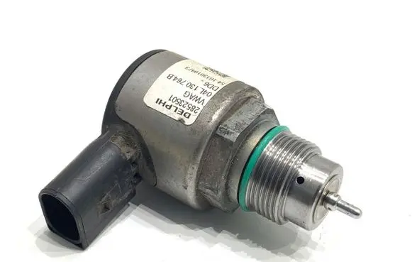 Skoda Octavia Mk3 (5E) Fuel pressure regulator 04L130764B