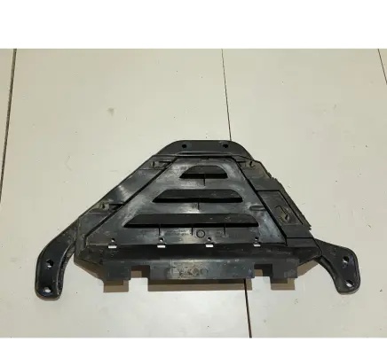 Ford Mustang VI Engine splash shield/under tray FR3B6P013BCW