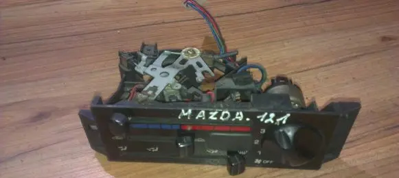 Mazda 121 Climate control unit