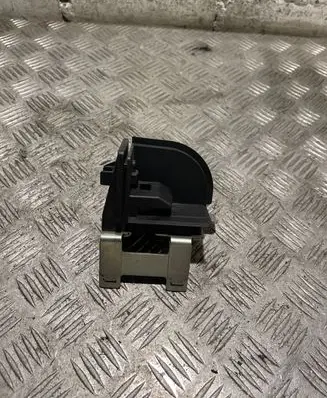 BMW 5 F10 F11 Parcel shelf load cover mount bracket 9168474