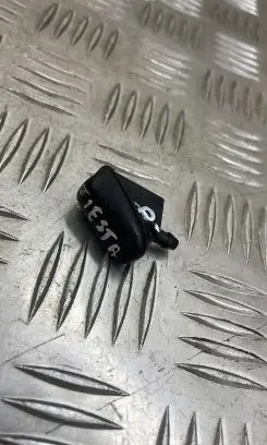 Windshield washer spray nozzle
