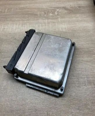 Volvo V70 Engine control unit/module ECU 08667710A 0281010319