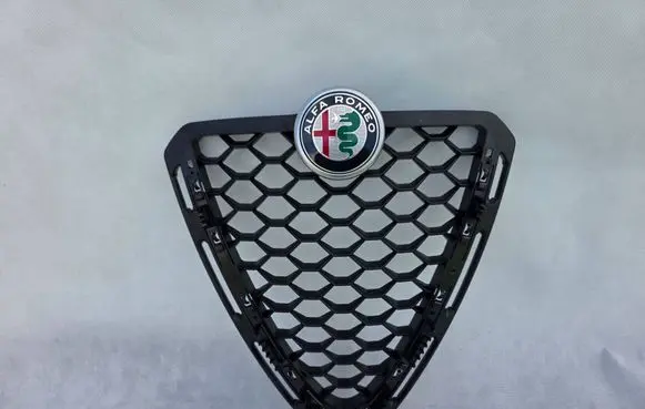 Alfa Romeo Stelvio Front bumper upper radiator grill 156108638