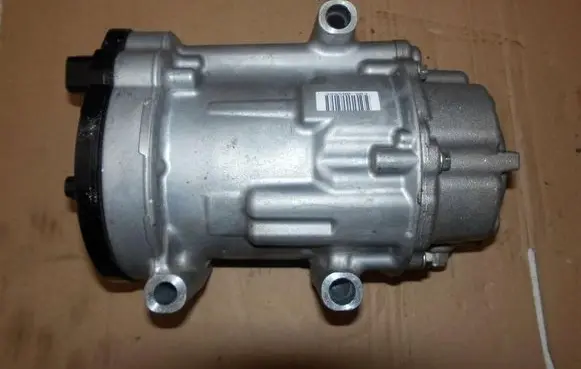 Toyota Camry VIII XV70 Air conditioning (A/C) compressor (pump) 0424000171ESB27C