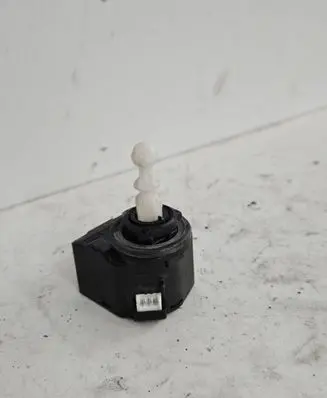 Headlight level adjustment motor