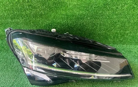 Skoda Superb B8 (3V) Headlight/headlamp