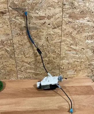 Citroen C4 I Front door lock 