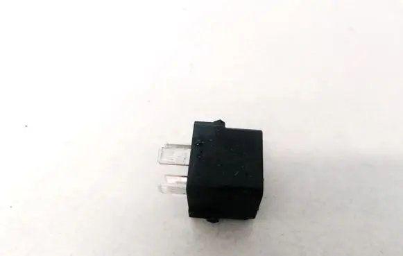 Mercedes-Benz C W203 Other relay A0025421319 4RD00779100