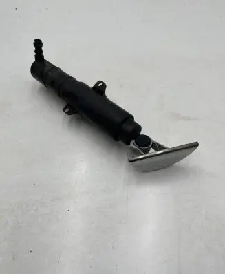 Headlight washer spray nozzle