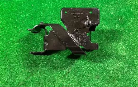 Peugeot 2008 II ABS pump bracket 9831013180 162799000 20193