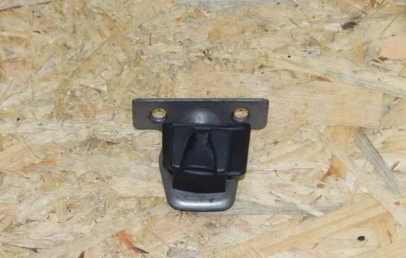 Volkswagen Multivan T5 Tailgate check strap stopper 
