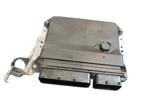 Toyota Auris 150 Engine control unit/module 8966102E51 MB2753000222