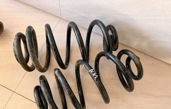 Opel Insignia A Rear coil spring 
