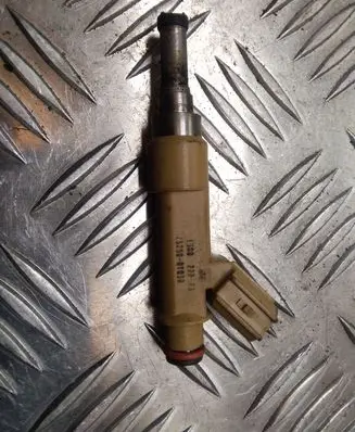 Toyota Prius (XW30) Fuel injector 232500T030 138022223