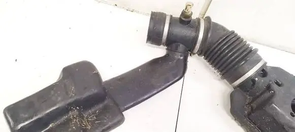 Ford Mondeo MK I Air intake hose/pipe 93BB9F763DF