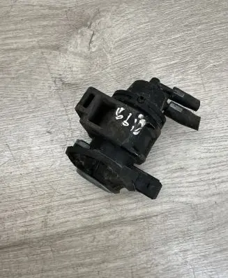 Renault Clio III Turbo solenoid valve 8200575400