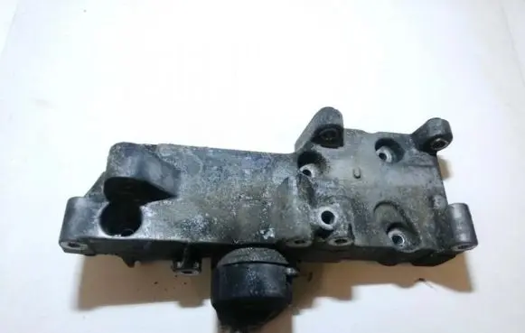 Volvo S40, V40 Engine mounting bracket 9146240