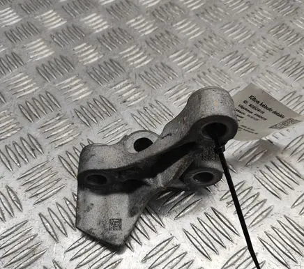 BMW iX Engine mounting bracket 9485642