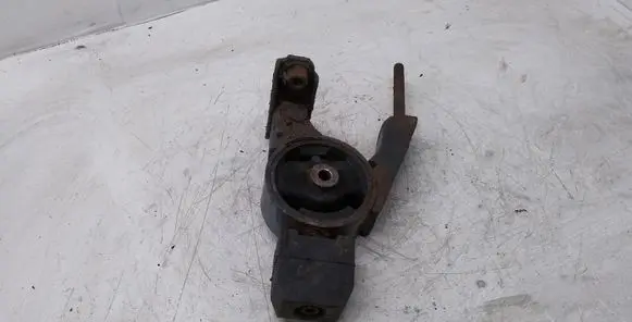 Toyota Yaris Engine mount bracket