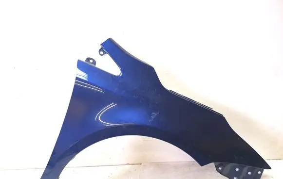 Toyota Avensis T270 Fender