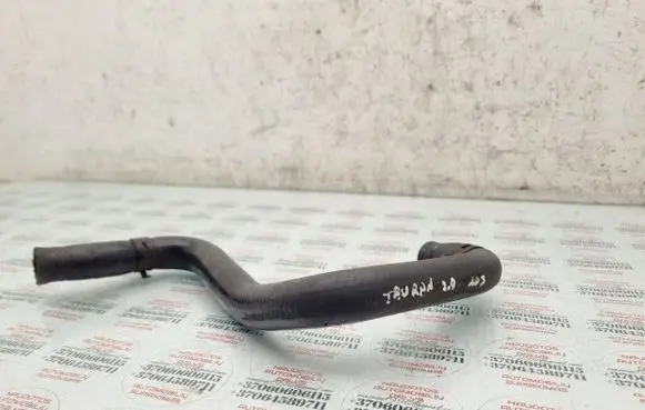 Volkswagen Touran I Engine coolant pipe/hose