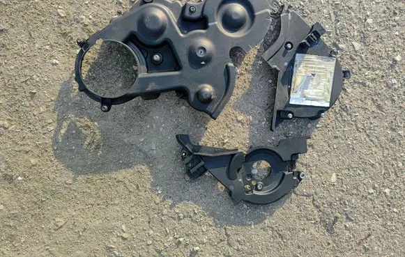 Peugeot 5008 Timing chain cover 