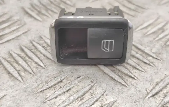 Mercedes-Benz C W204 Electric window control switch A2048707358