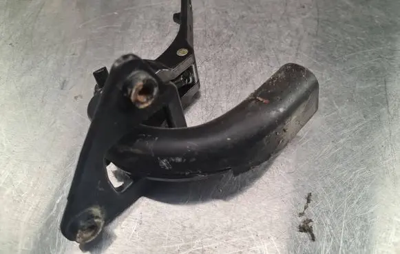 Volvo V70 Tailgate/trunk/boot hinge 8643158 6670