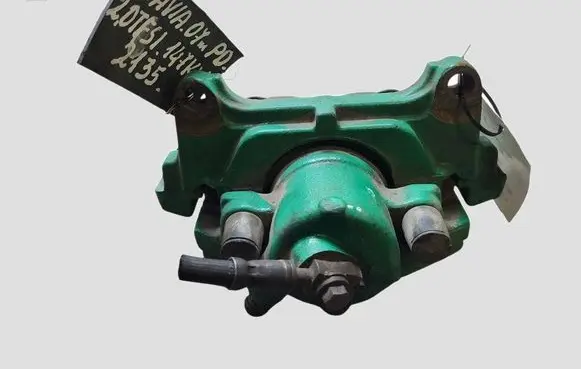 Skoda Octavia Mk2 (1Z) Front brake caliper