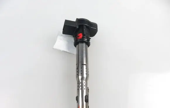 Audi A4 S4 B7 8E 8H High voltage ignition coil 07K905715F