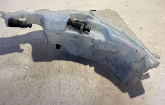 Jaguar XJ X351 Windshield washer fluid reservoir/tank 8X2317B613