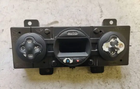 Renault Master III Climate control unit 275100015R 13W38E02 A83018100