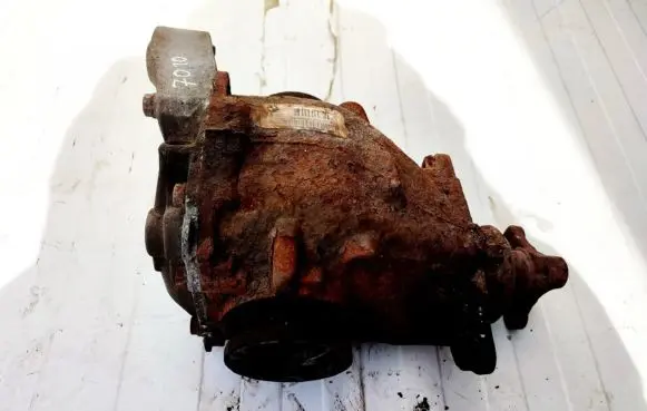 BMW 1 E81 E87 Rear differential 7598855