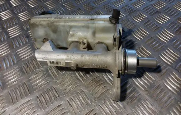 Renault Megane II Master brake cylinder 320671112