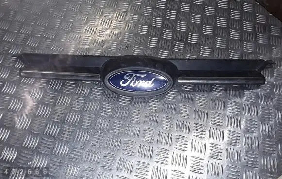 Ford Focus Front grill BM51BA133B