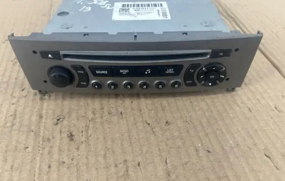 Peugeot 308 HiFi Audio sound control unit PSA635410 A2C37658601