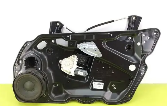 Volkswagen PASSAT B6 Front door window regulator with motor