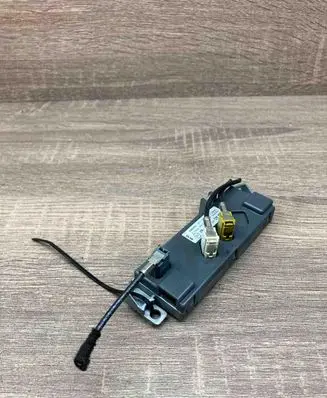 Audi A4 S4 B8 8K Aerial antenna amplifier 8K5035225J 0025900