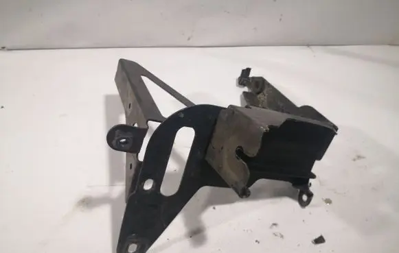 Audi A6 S6 C6 4F Radiator support slam panel bracket 4F0121261B